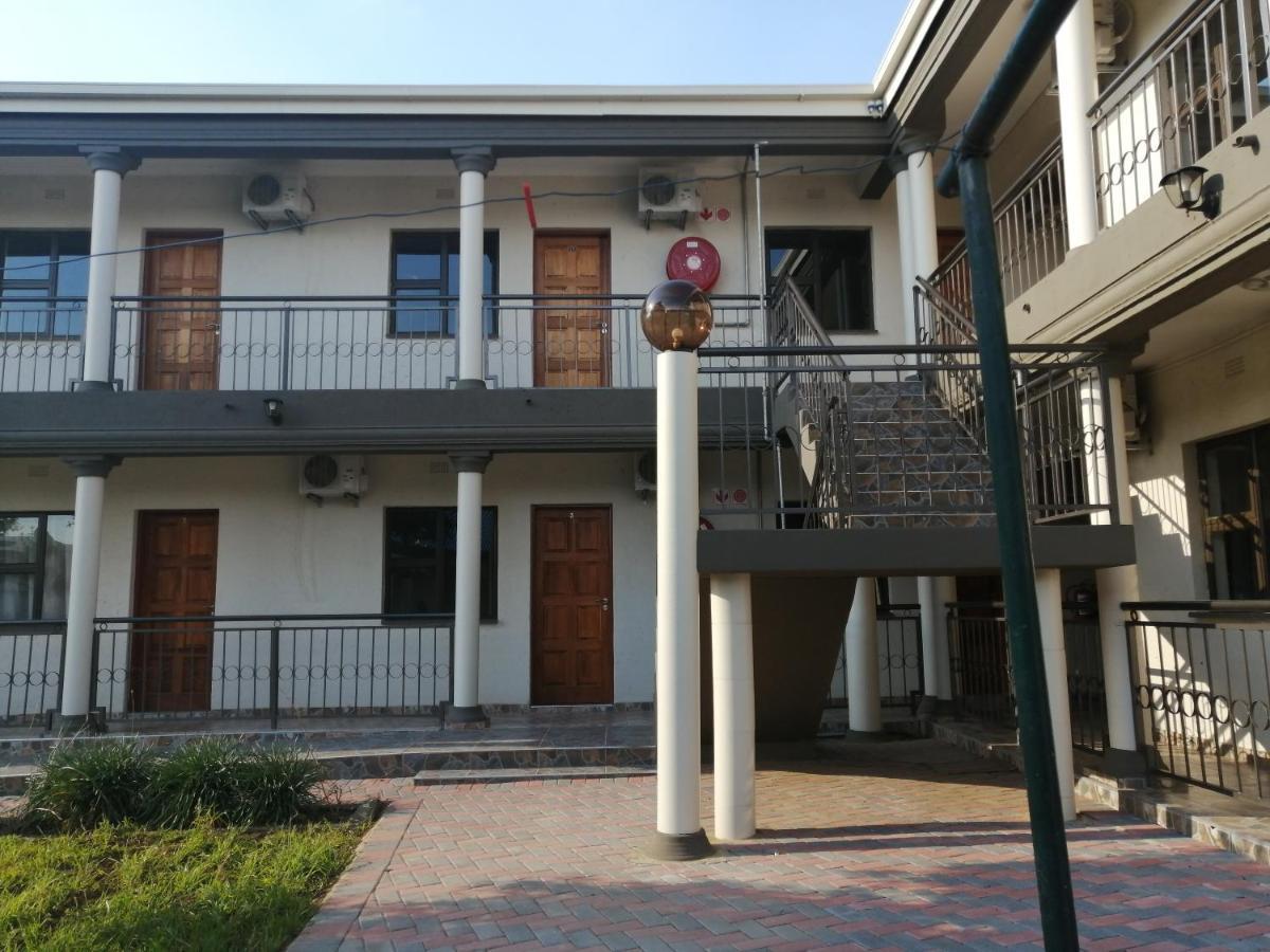 Lala Poa Guest House Klerksdorp Zewnętrze zdjęcie