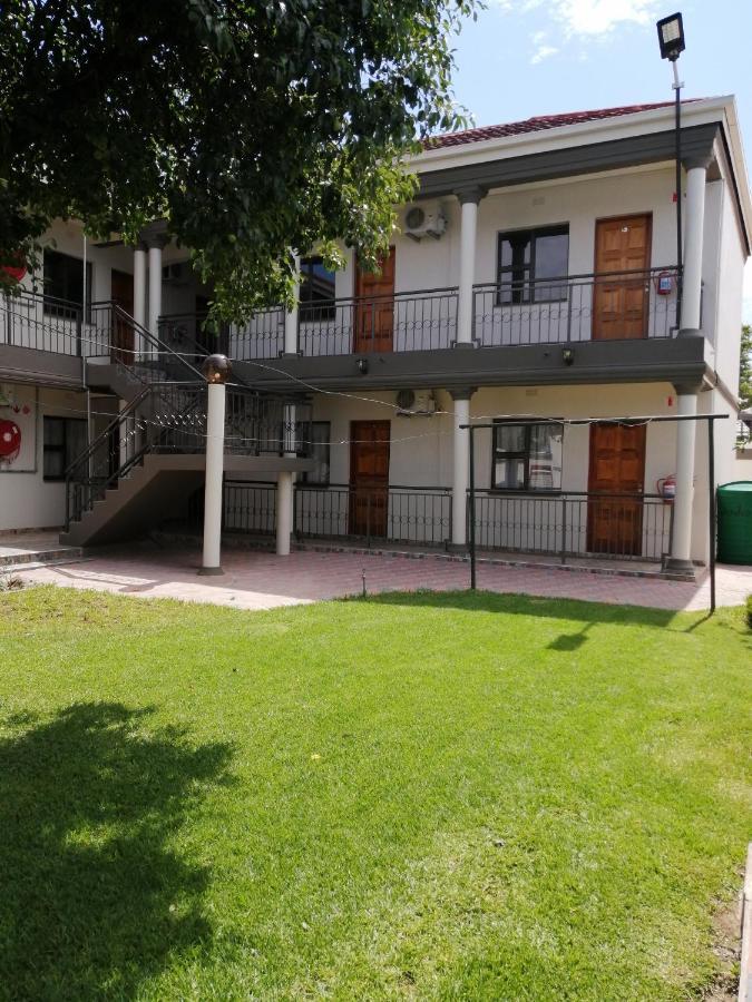 Lala Poa Guest House Klerksdorp Zewnętrze zdjęcie