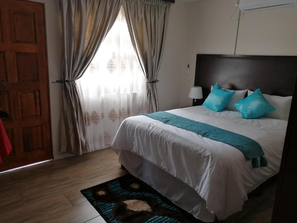Lala Poa Guest House Klerksdorp Zewnętrze zdjęcie