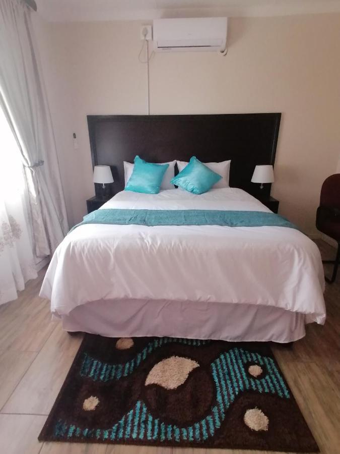 Lala Poa Guest House Klerksdorp Zewnętrze zdjęcie