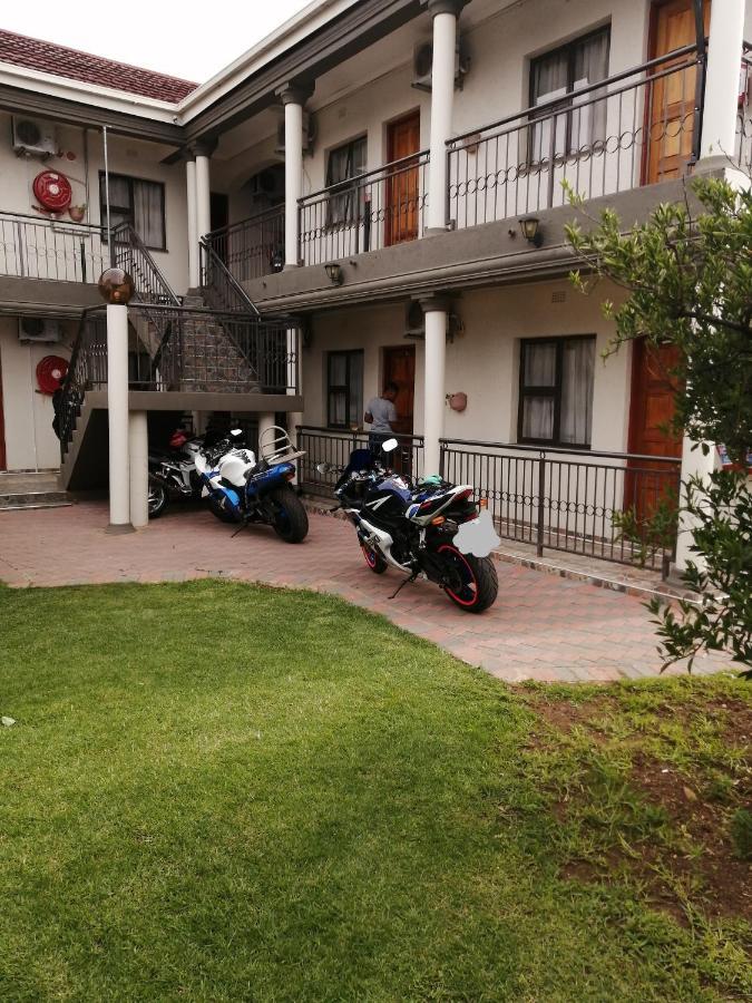 Lala Poa Guest House Klerksdorp Zewnętrze zdjęcie