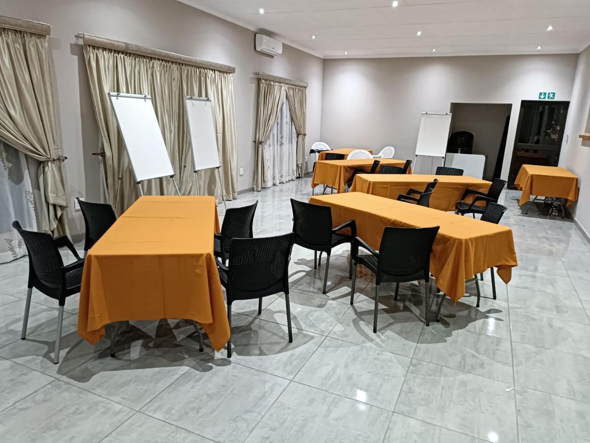 Lala Poa Guest House Klerksdorp Zewnętrze zdjęcie