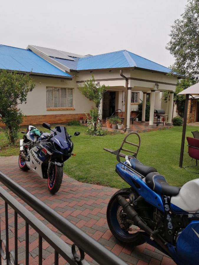 Lala Poa Guest House Klerksdorp Zewnętrze zdjęcie
